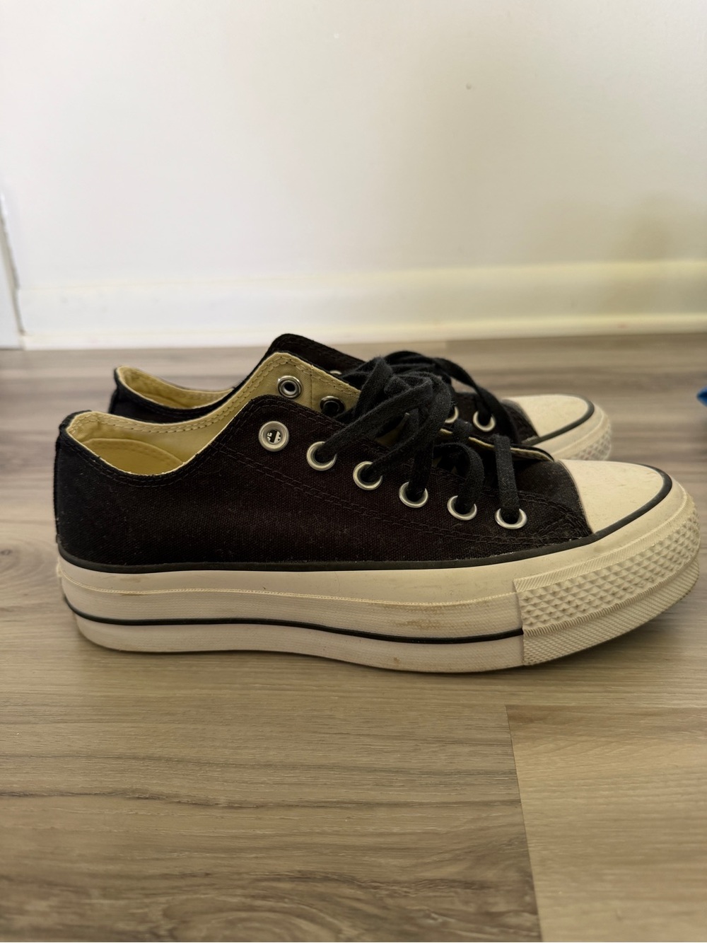 Converse platform low top